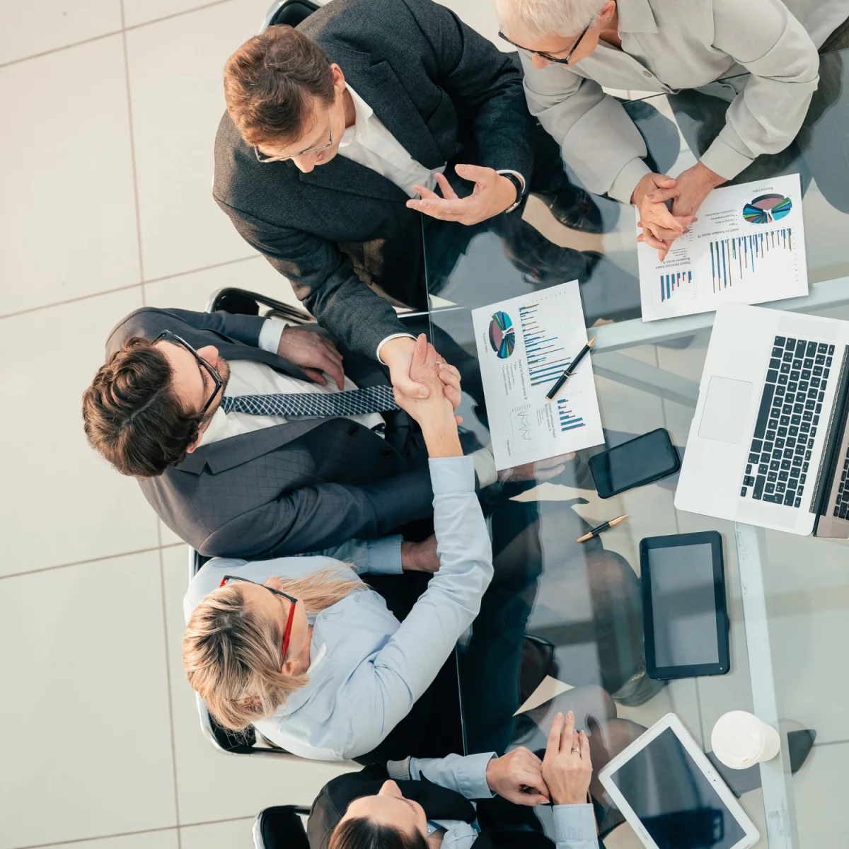 7-dniowe wyzwanie oszczędzania bez wyrzeczeń: jak wprowadzić „automatyczne przelewy” i ograniczyć wydatki na impulsy w praktyce.