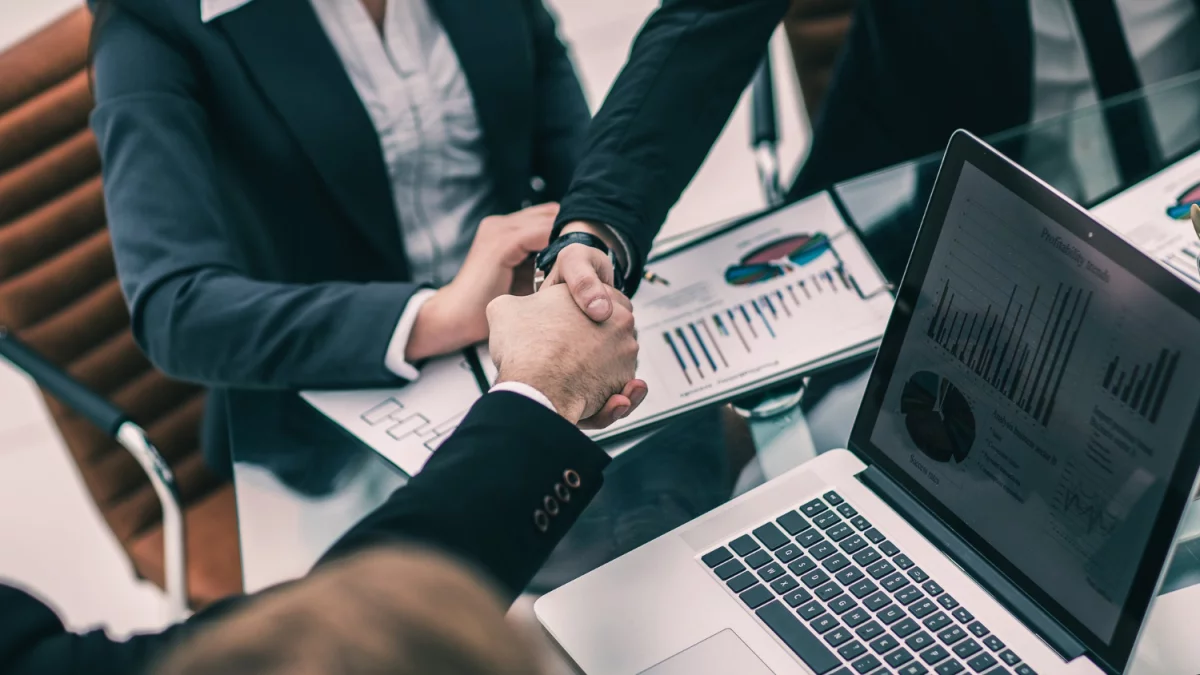 Kto może wypożyczyć stół?